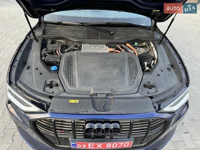 Синий Ауди E-Tron, объемом двигателя 0 л и пробегом 52 тыс. км за 37500 $, фото 106 на Automoto.ua