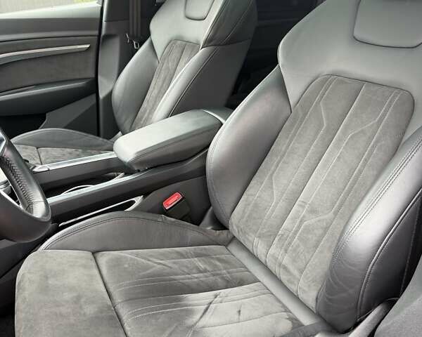 Синий Ауди E-Tron, объемом двигателя 0 л и пробегом 71 тыс. км за 38900 $, фото 28 на Automoto.ua