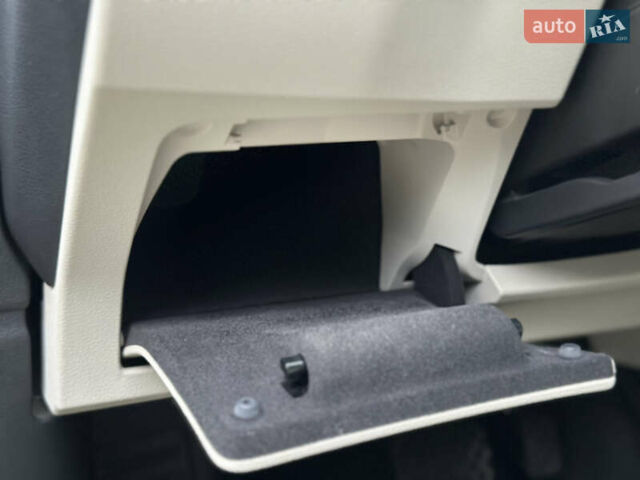 Синій Ауді E-Tron, об'ємом двигуна 0 л та пробігом 75 тис. км за 35900 $, фото 38 на Automoto.ua