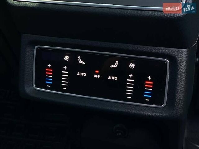 Синий Ауди E-Tron, объемом двигателя 0 л и пробегом 72 тыс. км за 42390 $, фото 24 на Automoto.ua