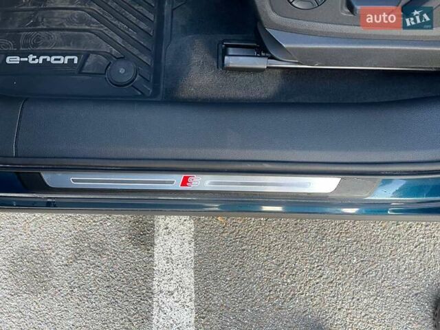 Синий Ауди E-Tron, объемом двигателя 0 л и пробегом 69 тыс. км за 31000 $, фото 12 на Automoto.ua