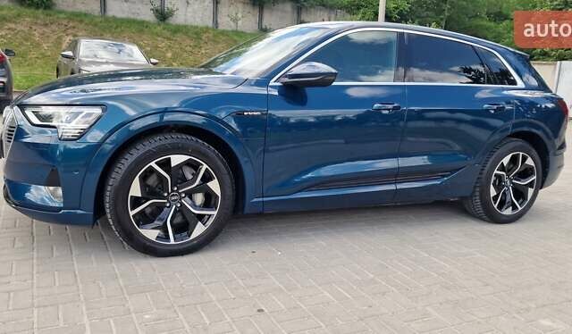 Синий Ауди E-Tron, объемом двигателя 0 л и пробегом 39 тыс. км за 36500 $, фото 35 на Automoto.ua