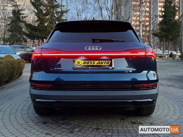 Синий Ауди E-Tron, объемом двигателя 71 л и пробегом 50 тыс. км за 34500 $, фото 5 на Automoto.ua