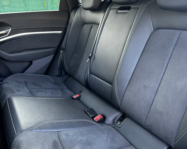 Синий Ауди E-Tron, объемом двигателя 0 л и пробегом 60 тыс. км за 42500 $, фото 12 на Automoto.ua