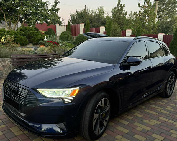 Синий Ауди E-Tron, объемом двигателя 0 л и пробегом 58 тыс. км за 40500 $, фото 30 на Automoto.ua