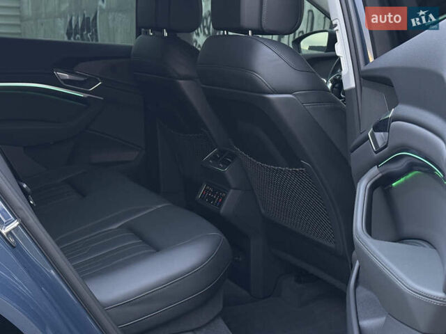 Ауді E-Tron 2021 у Львові на Automoto.ua Синій Ауді E-Tron, об'ємом двигуна 0 л та пробігом 73 тис. км за 38520 $, фото 35 на Automoto.ua