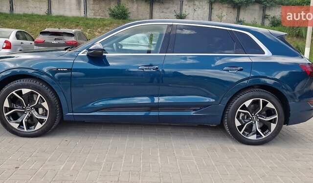 Синий Ауди E-Tron, объемом двигателя 0 л и пробегом 39 тыс. км за 36500 $, фото 31 на Automoto.ua