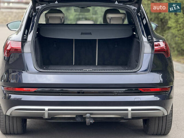 Синій Ауді E-Tron, об'ємом двигуна 0 л та пробігом 140 тис. км за 31000 $, фото 57 на Automoto.ua