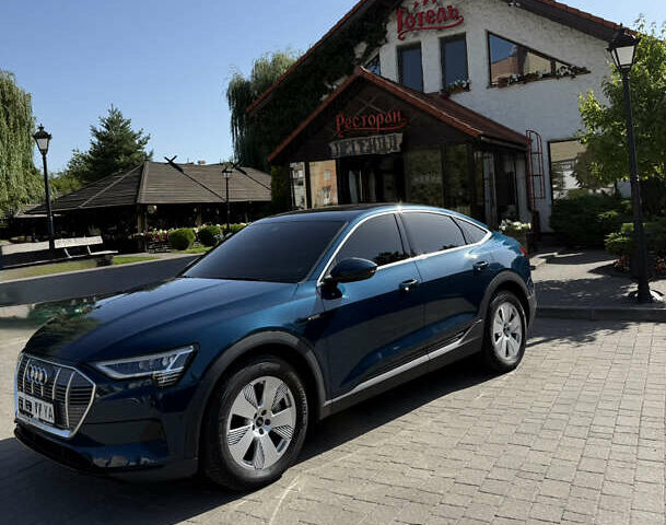 Синій Ауді E-Tron, об'ємом двигуна 0 л та пробігом 47 тис. км за 33000 $, фото 5 на Automoto.ua