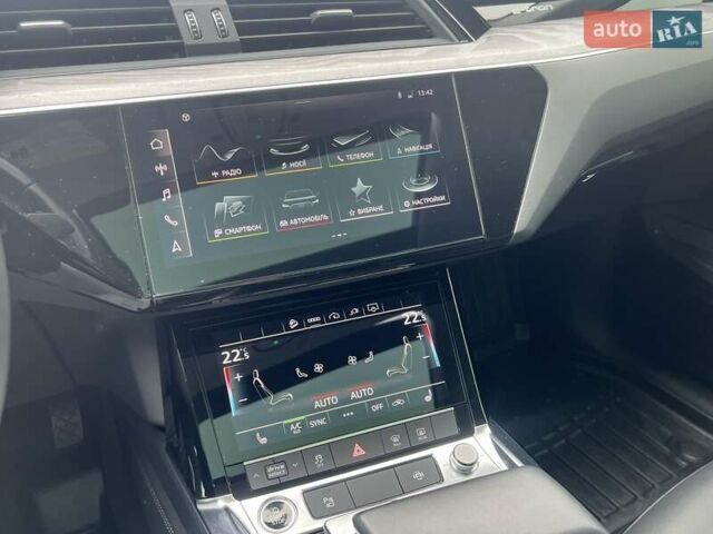 Синій Ауді E-Tron, об'ємом двигуна 0 л та пробігом 46 тис. км за 29900 $, фото 27 на Automoto.ua