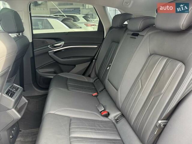 Синий Ауди E-Tron, объемом двигателя 0 л и пробегом 88 тыс. км за 36000 $, фото 21 на Automoto.ua