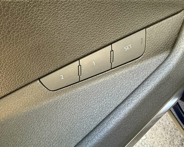 Синий Ауди E-Tron, объемом двигателя 0 л и пробегом 55 тыс. км за 32999 $, фото 16 на Automoto.ua