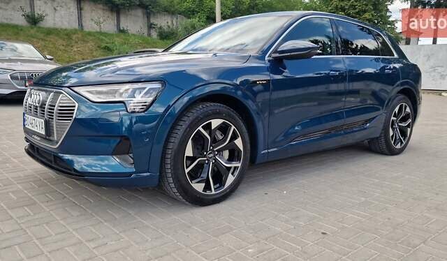Синий Ауди E-Tron, объемом двигателя 0 л и пробегом 39 тыс. км за 36500 $, фото 34 на Automoto.ua