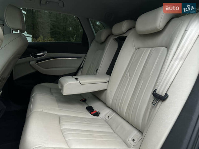 Синій Ауді E-Tron, об'ємом двигуна 0 л та пробігом 75 тис. км за 35900 $, фото 78 на Automoto.ua
