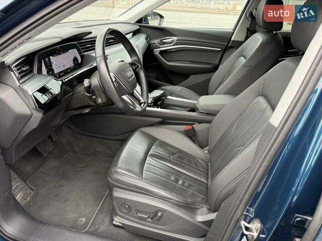 Синий Ауди E-Tron, объемом двигателя 0 л и пробегом 69 тыс. км за 33300 $, фото 24 на Automoto.ua