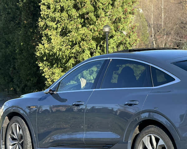 Синій Ауді E-Tron, об'ємом двигуна 0 л та пробігом 98 тис. км за 31700 $, фото 4 на Automoto.ua