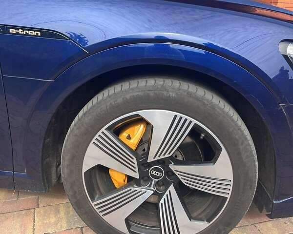 Синий Ауди E-Tron, объемом двигателя 0 л и пробегом 59 тыс. км за 45800 $, фото 3 на Automoto.ua