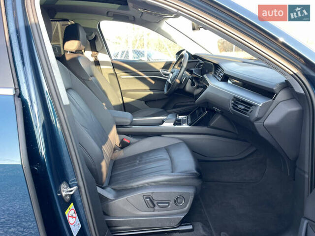 Синий Ауди E-Tron, объемом двигателя 0 л и пробегом 59 тыс. км за 34500 $, фото 65 на Automoto.ua
