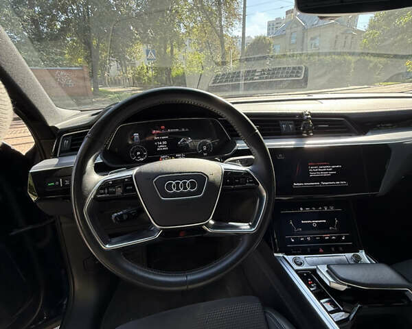 Синий Ауди E-Tron, объемом двигателя 0 л и пробегом 55 тыс. км за 32999 $, фото 19 на Automoto.ua