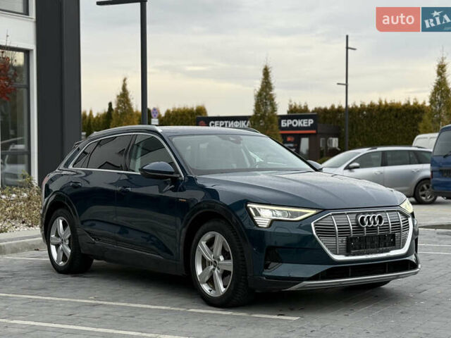 Синій Ауді E-Tron, об'ємом двигуна 0 л та пробігом 67 тис. км за 33900 $, фото 2 на Automoto.ua