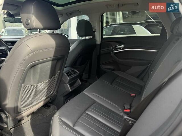 Синий Ауди E-Tron, объемом двигателя 0 л и пробегом 88 тыс. км за 36000 $, фото 20 на Automoto.ua