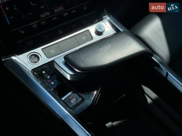 Синий Ауди E-Tron, объемом двигателя 0 л и пробегом 72 тыс. км за 42390 $, фото 35 на Automoto.ua