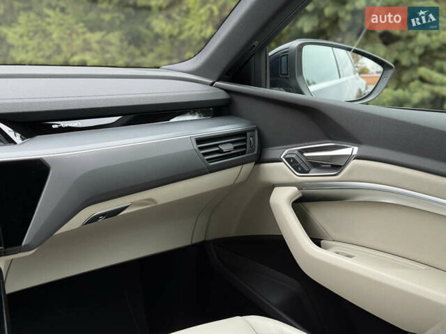 Синій Ауді E-Tron, об'ємом двигуна 0 л та пробігом 140 тис. км за 31000 $, фото 39 на Automoto.ua