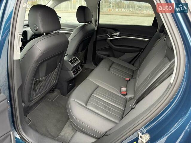 Синий Ауди E-Tron, объемом двигателя 0 л и пробегом 69 тыс. км за 33300 $, фото 27 на Automoto.ua