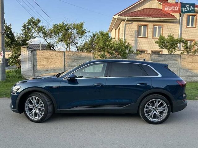 Синий Ауди E-Tron, объемом двигателя 0 л и пробегом 18 тыс. км за 34573 $, фото 7 на Automoto.ua