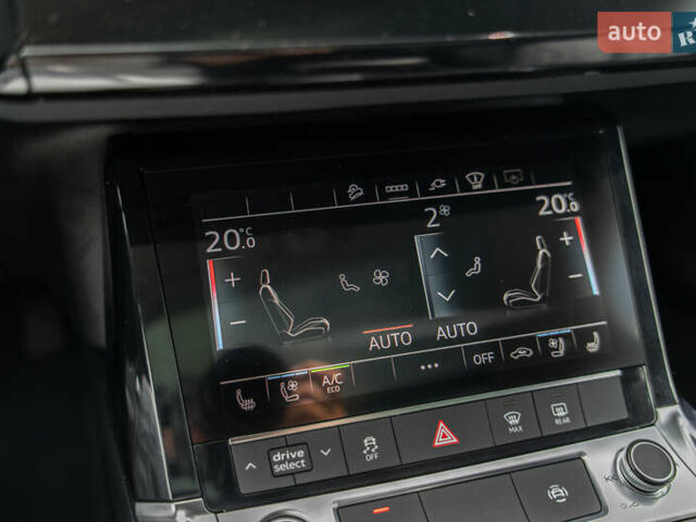 Синий Ауди E-Tron, объемом двигателя 0 л и пробегом 85 тыс. км за 37990 $, фото 7 на Automoto.ua