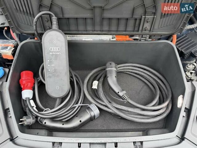 Синій Ауді E-Tron, об'ємом двигуна 0 л та пробігом 64 тис. км за 41900 $, фото 84 на Automoto.ua
