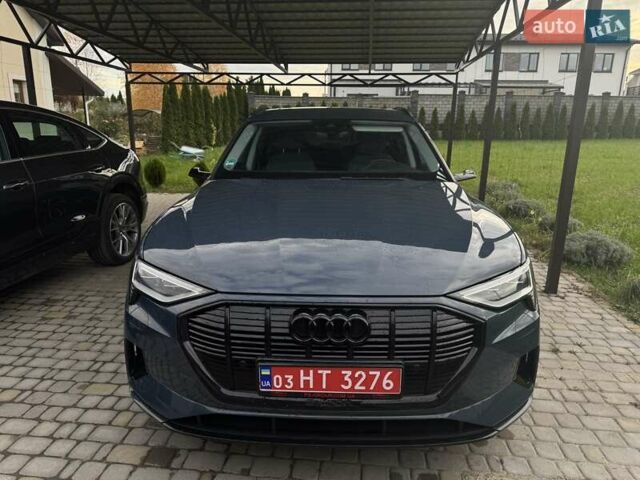 Синий Ауди E-Tron, объемом двигателя 0 л и пробегом 38 тыс. км за 44900 $, фото 1 на Automoto.ua
