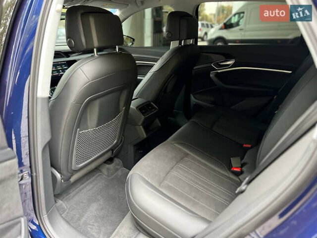 Синий Ауди E-Tron, объемом двигателя 0 л и пробегом 27 тыс. км за 42500 $, фото 27 на Automoto.ua