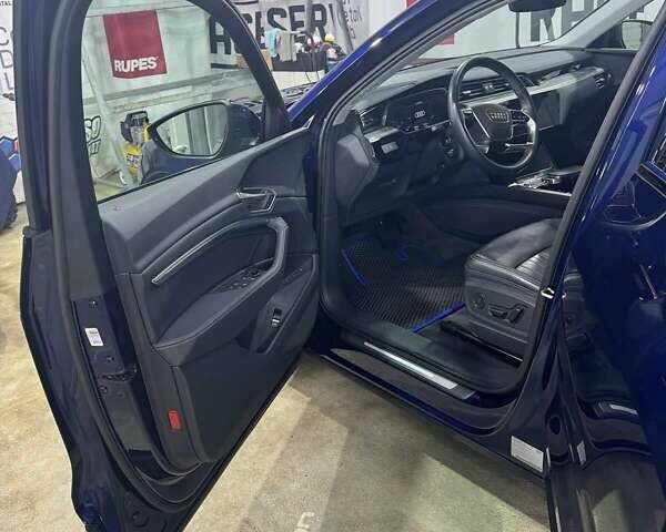 Синій Ауді E-Tron, об'ємом двигуна 0 л та пробігом 37 тис. км за 38800 $, фото 2 на Automoto.ua