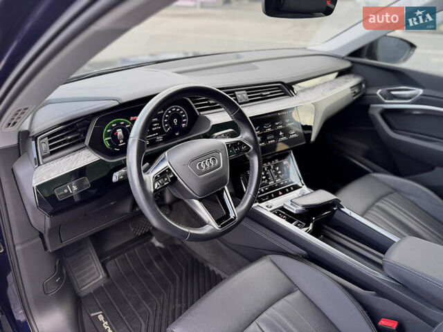 Синий Ауди E-Tron, объемом двигателя 0 л и пробегом 52 тыс. км за 41550 $, фото 12 на Automoto.ua