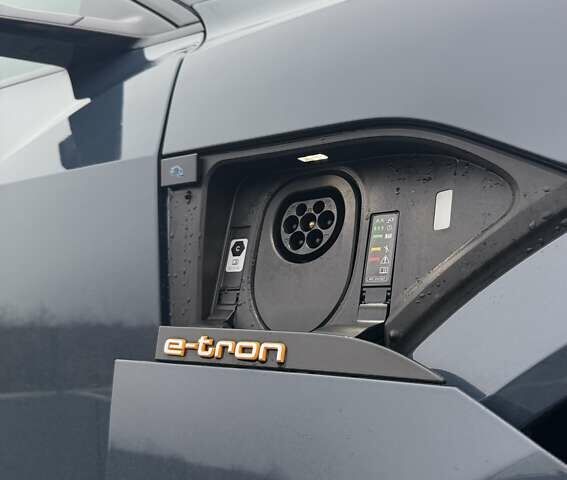 Синій Ауді E-Tron, об'ємом двигуна 0 л та пробігом 64 тис. км за 41900 $, фото 29 на Automoto.ua