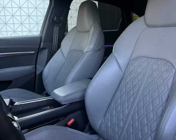 Синий Ауди E-Tron, объемом двигателя 0 л и пробегом 50 тыс. км за 45000 $, фото 33 на Automoto.ua