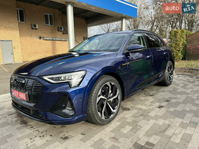 Синий Ауди E-Tron, объемом двигателя 0 л и пробегом 16 тыс. км за 41908 $, фото 1 на Automoto.ua