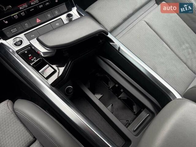 Синій Ауді E-Tron, об'ємом двигуна 0 л та пробігом 50 тис. км за 37900 $, фото 32 на Automoto.ua