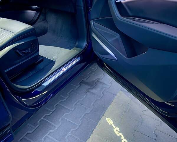 Синий Ауди E-Tron, объемом двигателя 0 л и пробегом 112 тыс. км за 36900 $, фото 115 на Automoto.ua