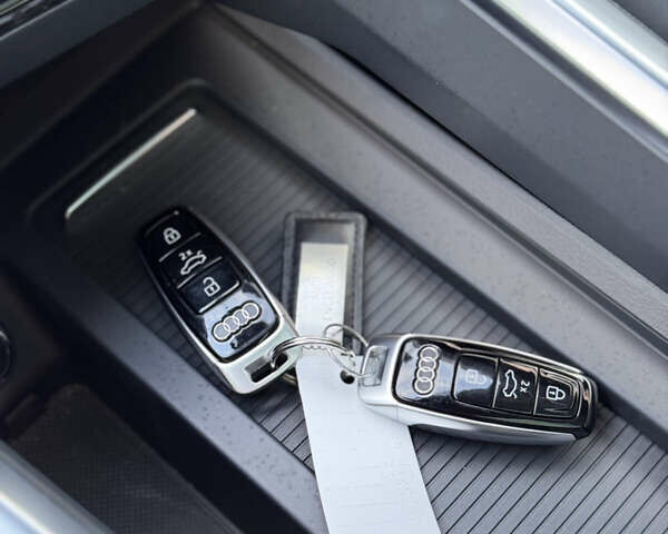 Синий Ауди E-Tron, объемом двигателя 0 л и пробегом 52 тыс. км за 41550 $, фото 35 на Automoto.ua