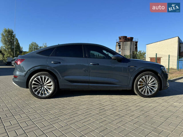 Синий Ауди E-Tron, объемом двигателя 0 л и пробегом 76 тыс. км за 36500 $, фото 7 на Automoto.ua