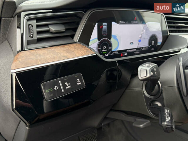 Синий Ауди E-Tron, объемом двигателя 0 л и пробегом 99 тыс. км за 39500 $, фото 51 на Automoto.ua