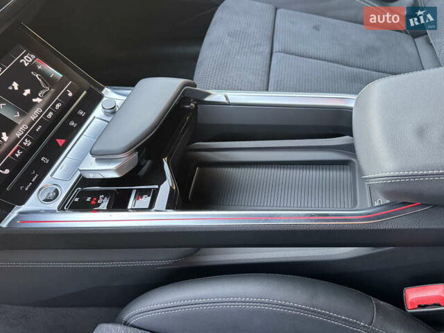 Ауди E-Tron 2022 в Черновцах на Automoto.ua Синий Ауди E-Tron, объемом двигателя 0 л и пробегом 52 тыс. км за 39500 $, фото 54 на Automoto.ua