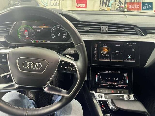Синій Ауді E-Tron, об'ємом двигуна 0 л та пробігом 37 тис. км за 38800 $, фото 4 на Automoto.ua