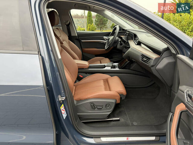 Синий Ауди E-Tron, объемом двигателя 0 л и пробегом 99 тыс. км за 39500 $, фото 23 на Automoto.ua