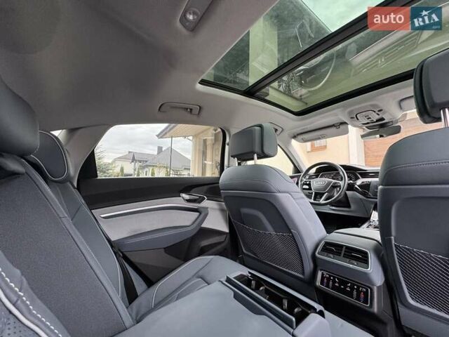 Синий Ауди E-Tron, объемом двигателя 0 л и пробегом 38 тыс. км за 44900 $, фото 19 на Automoto.ua