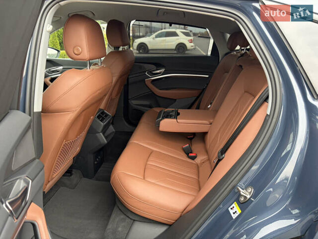 Синий Ауди E-Tron, объемом двигателя 0 л и пробегом 99 тыс. км за 39500 $, фото 27 на Automoto.ua