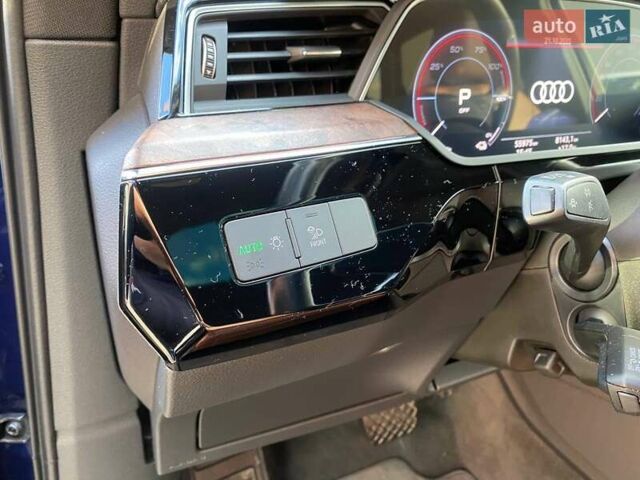 Синий Ауди E-Tron, объемом двигателя 0 л и пробегом 55 тыс. км за 35900 $, фото 13 на Automoto.ua