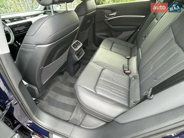 Синий Ауди E-Tron, объемом двигателя 0 л и пробегом 16 тыс. км за 41908 $, фото 17 на Automoto.ua